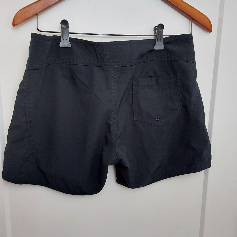 VOLCOM Shorts Size 7 - Picture 2 of 4